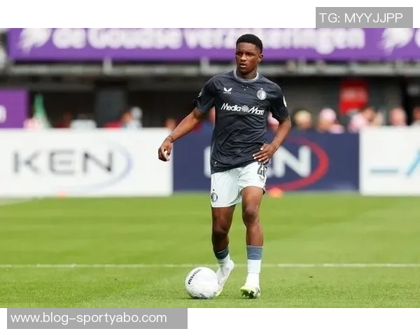 法尔克透露拜仁关注诺丁汉森林中卫穆里略但转会费用昂贵 法尔克透露拜仁关注诺丁汉森林中卫穆里略但转会费用昂贵