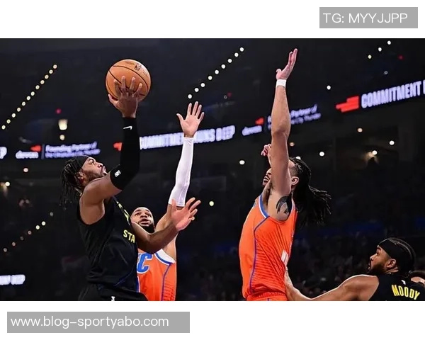 兰德尔表现平平全场10投仅4中贡献16分5篮板1助攻次节状态低迷未能得分